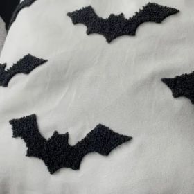 Halloween throw pillow cover, tufted accent pillow (Style: Bats)